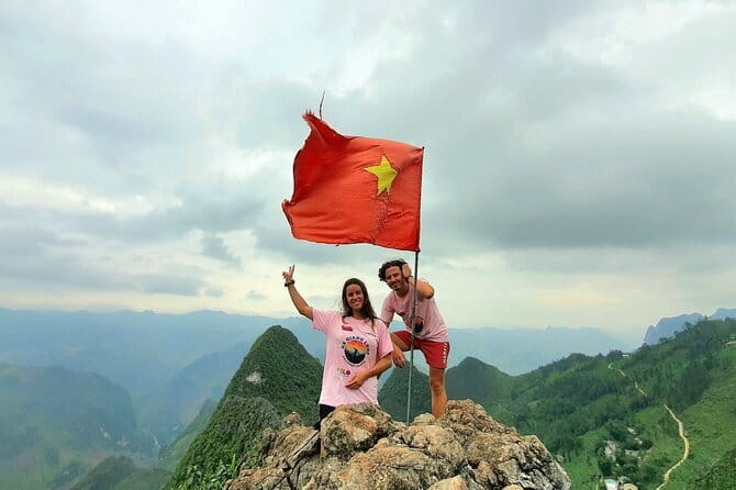 Self Ride with Yolo Ha Giang: No License, No Police, No Fines - How guides like Jelly and Sony shape your day (and your stress level)