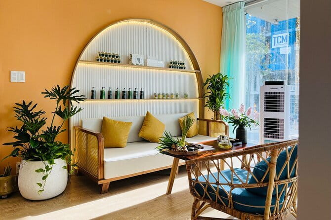 Shiatsu Massage - The Service Experience: Staff, Atmosphere, and Pace