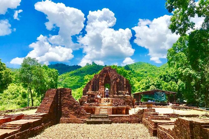 Shuttle bus to My Son Sanctuary from Da Nang - Where you meet: Rơm cafe (and why it makes sense)