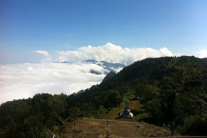Small Group - Bach Ma National Park Trekking Tour From Hue - Lake 3 picnic at Five Lakes: where the day becomes fun again