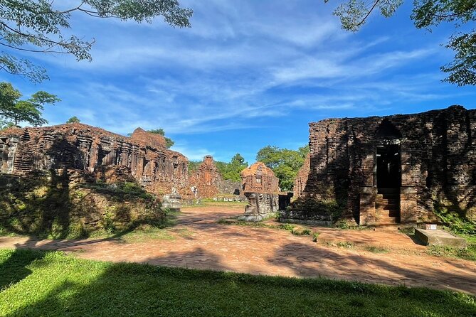 Small Group - My Son Sanctuary Tour From Hoi An - Guide Quality Matters: Names, English, and How to Judge on the Day