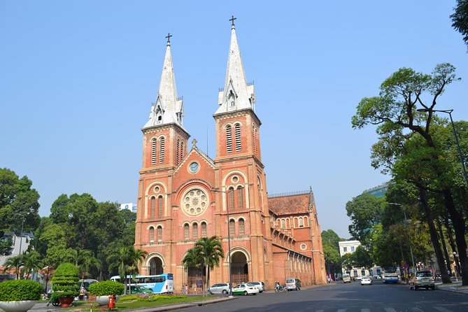 Small-group Saigon City & Cu Chi Tunnels Day Trip - Lunch and Lacquerware: Plan for a Quick, Local Break