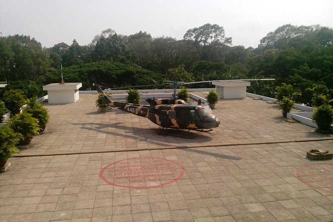 Small-group Saigon City & Cu Chi Tunnels Day Trip - Saigon Morning: French Colonial Icons and War-Era Reality