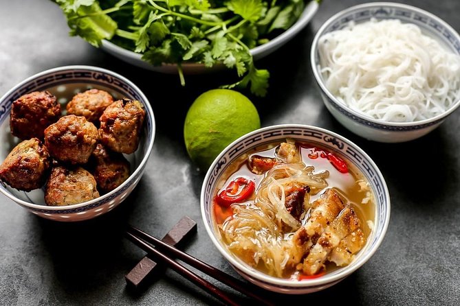 Small-Group Street Food Cyclo Tour of Hanoi Old Quarter - What your guide can add beyond the menu