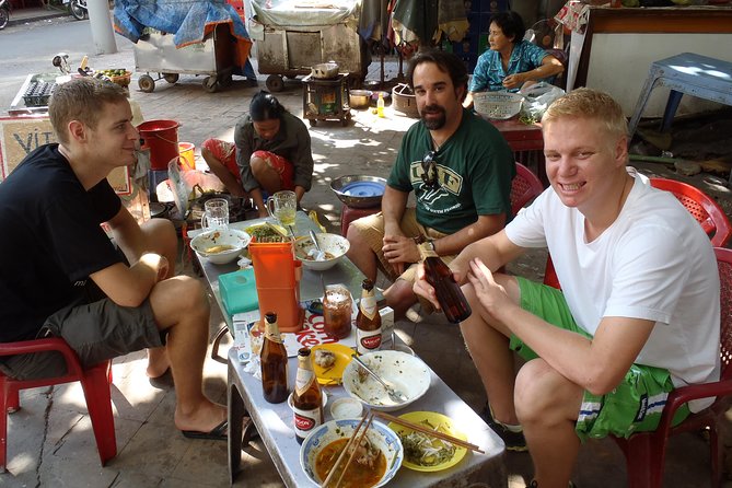 Small-group Street Food Lover by Motorbike (04 hours) - Riding the city by motorbike: the comfort and the control