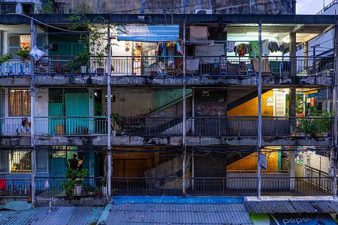 Sundown in the Colony Photo Tour - Stop 2: Ho Thi Ky Flower Market under fluorescent dusk lights