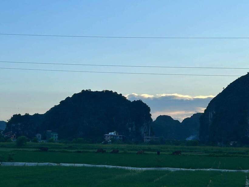 Sunset in Ninh Binh by Jeep (Trang An/Tam Coc pick up) - Sunset timing: how to get the most from the top