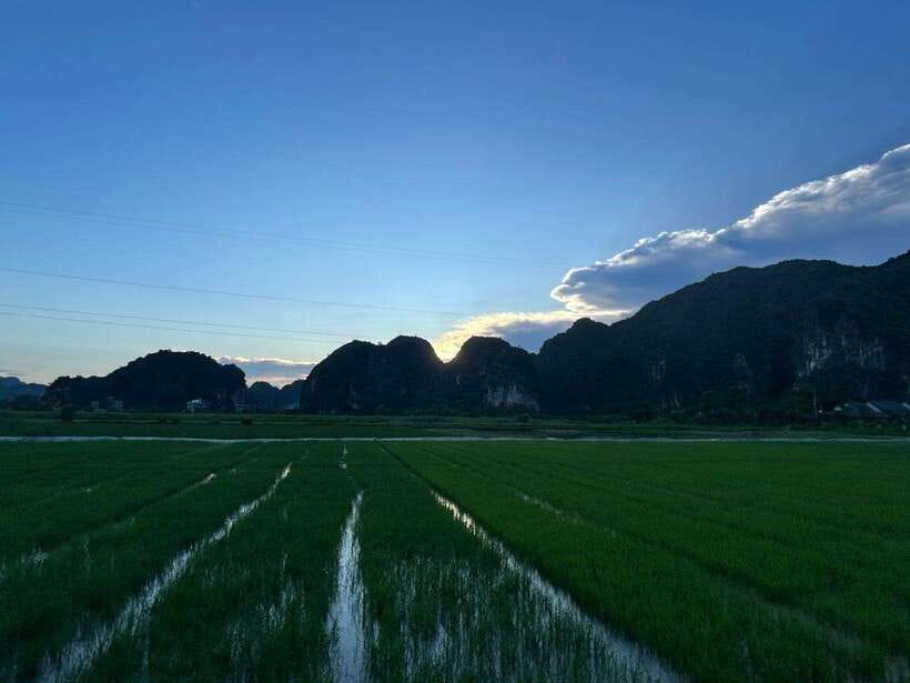Sunset in Ninh Binh by Jeep (Trang An/Tam Coc pick up) - Mua Cave and the 500 steps to Ngoa Long Mountain