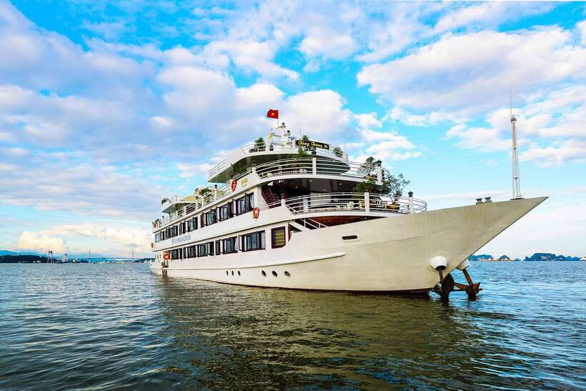 Swan Cruises: Bai Tu Long Bay 2 Days 1 Night - Vietnamese cooking on board: nem cuon and carving without the pressure