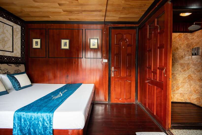 Swan Cruises: Bai Tu Long Bay 3 Day 2 Nights - Ship Comfort: Deluxe Cabins and an Organized Crew