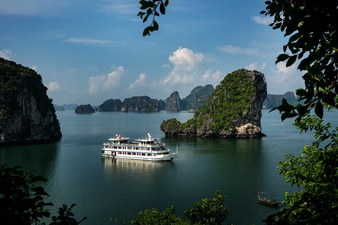 Swan Cruises Ha Long & Bai Tu Long Bay 2D1N - Thien Canh Son Cave - Key points to know before you go