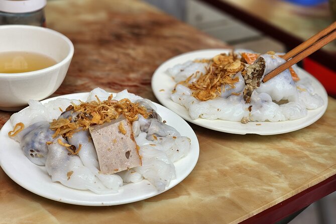 TASTE OF HANOI - walking street food adventure - Dong Xuan Market area: why a market pause still works