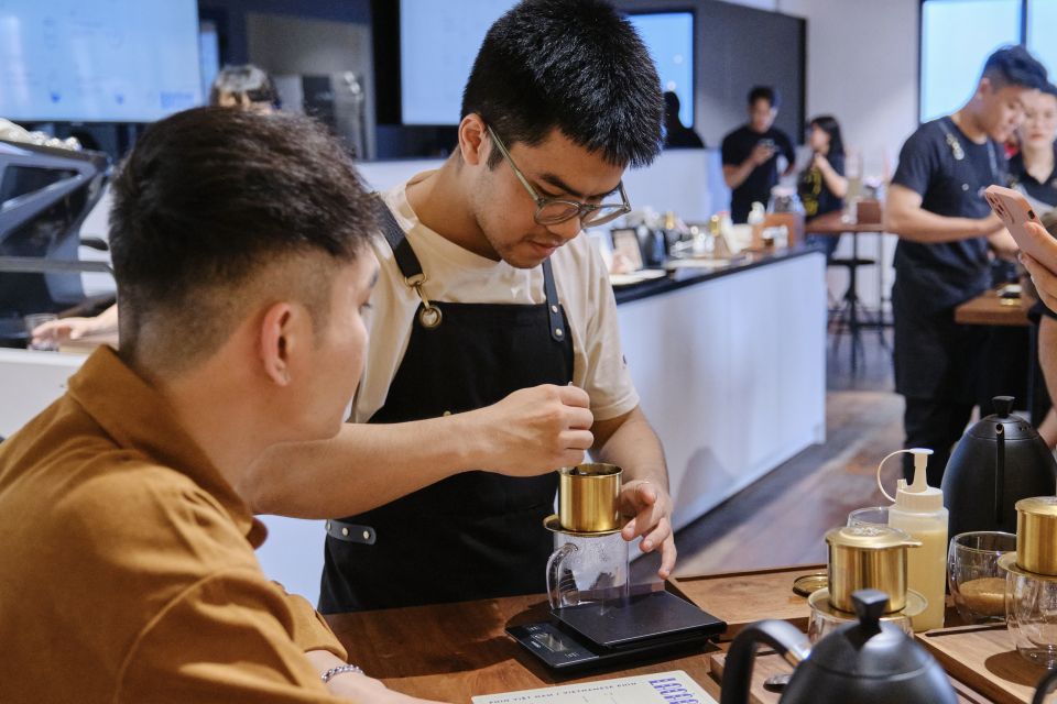 Techniques & Secrets Behind the Famed Vietnamese Egg Coffee - Timing and group energy: what 60 to 90 minutes feels like