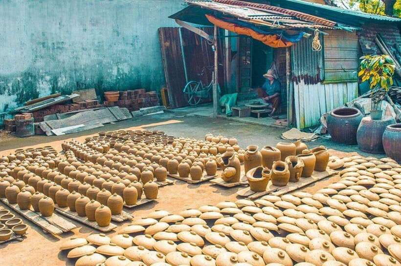 Thanh Ha Village: Pottery Workshop with Locals - The class experience: choose clay, shape a piece, then paint it