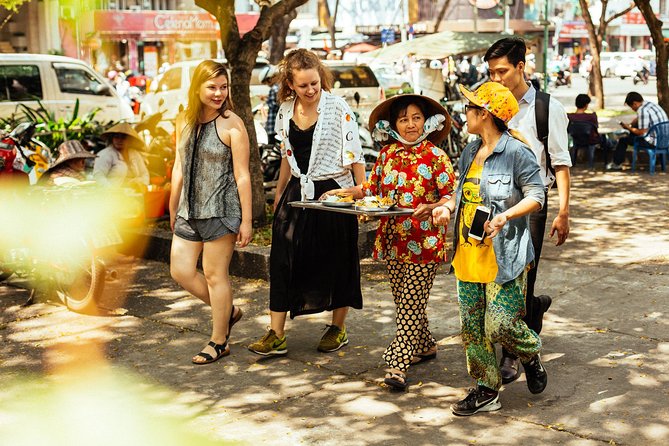 The 10 Tastings of Ho Chi Minh City With Locals: Private Street Food Tour - Saigon Square 3: papaya salad with beef jerky and the sweet-sour-spicy lesson