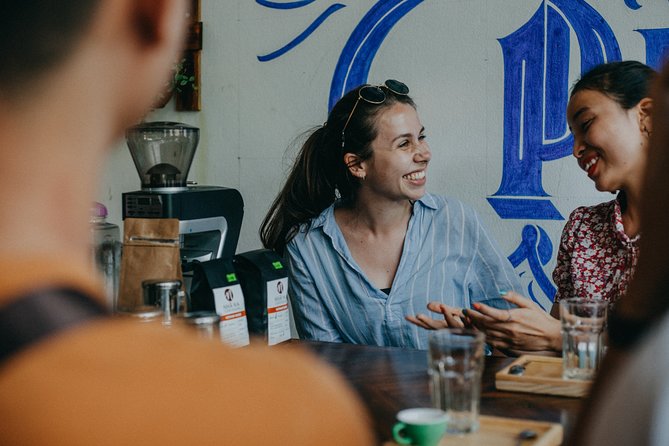 The 10 Tastings of Hoi An: Private Street Food Tour - Markets and the fruit-and-sandwich rhythm