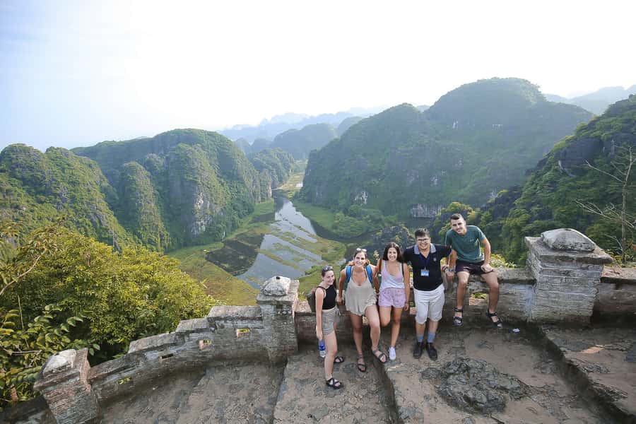 The Best Ninh Binh Tour: Hoa Lu - Trang An/TamCoc - Mua Cave - How This One-Day Route Works (and Why It’s Worth the Time)