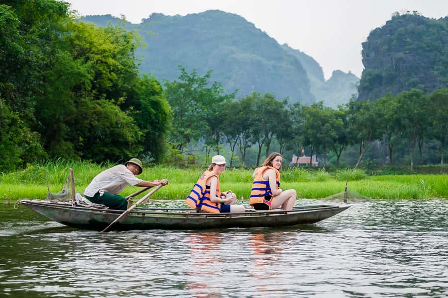 The Best Ninh Binh Tour: Hoa Lu - Trang An/TamCoc - Mua Cave - Buffet Lunch in Ninh Binh: Fuel That Keeps the Day Moving