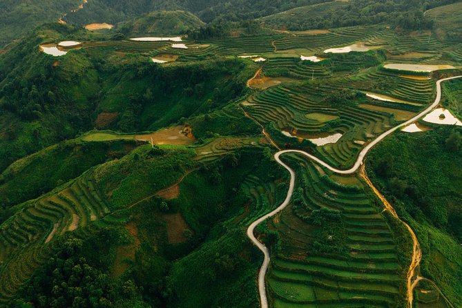 The Famous Ha Giang Loop Motorbike Adventure - Day 3: markets, Ma Pi Leng, and the Tu San Abyss Alley walk to Du Gia
