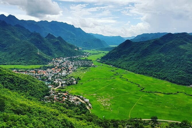 The Insider's Hanoi,Train Street, Countryside Highlight by Vespa - Long Bien Bridge: panorama views plus Red River floating-village sights
