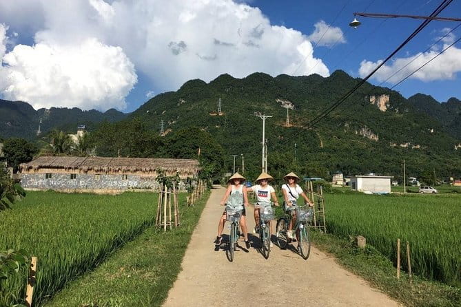 The Insider's Hanoi,Train Street, Countryside Highlight by Vespa - West Lake and Tran Quoc Pagoda: a calm pause in the middle of motion