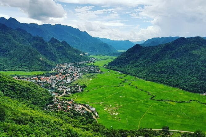 Three Traditional Villages Private Day Tour from Hanoi - Bần Yên Nhân soy sauce village: seeing how tương becomes dinner