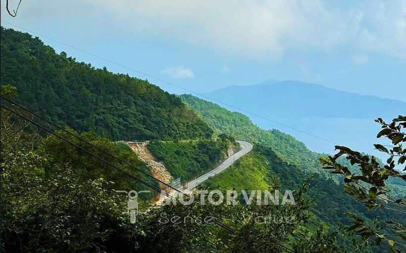 Top Gear Hai Van Pass Motorbike Adventure - by Motorvina - Why Hai Van Pass is a motorbike day and not just a photo stop