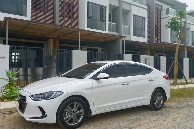 (TOP) Private car: Hanoi/Noi Bai Airport (HAN) from/to SaPa - Waiting times and the cost of running late