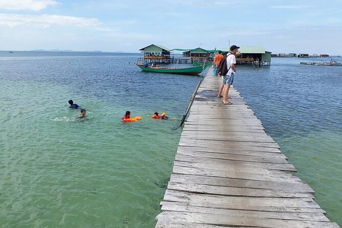 Tour Around Phu Quoc island By AC Minibuses - Duong Đông Market and Trading Center: Family Shops and Daily Business