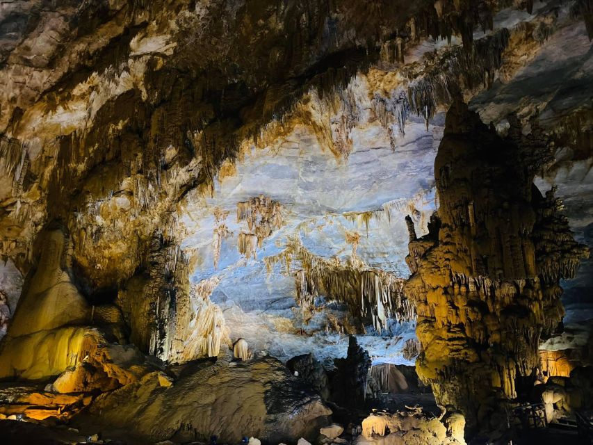 Tour Phong Nha-Ke Bang National Park 2 days 1 night - Day 1: Paradise Cave, Then Dark Cave Mud and River Fun