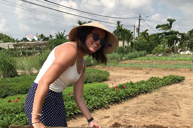 Tra Que Village Cycling And Farming - Making traditional rice paper: the skill you actually take home