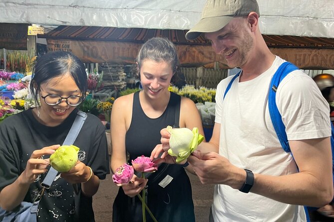Traditional cuisines through the top local restaurants in Saigon - Ho Thị Kỷ Flower Market: Wholesale Scale and Street-Level Color