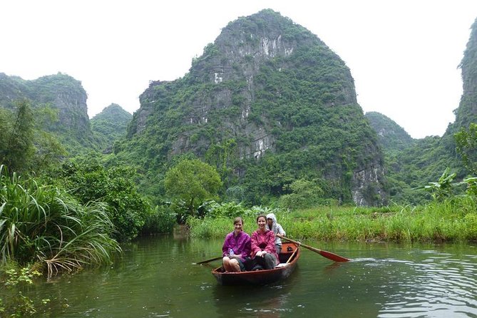 Trang An Boat Ride and Hoa Lu Temples - Trang An grottoes: what a 3-hour sampan ride really feels like