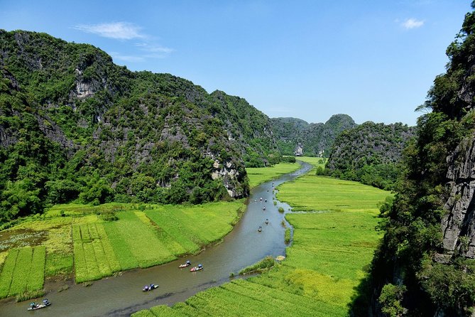 Trang An Boat Ride and Hoa Lu Temples - The Hanoi pickup and drive to Ninh Bình: how to make the road time work