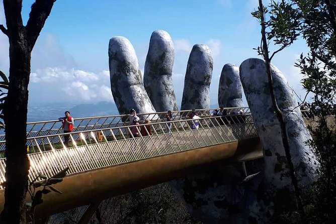 Unlock Magic Golden Bridge & Hills: Local Guide, Smart Minivan - Golden Bridge: how to make the most of 45 minutes