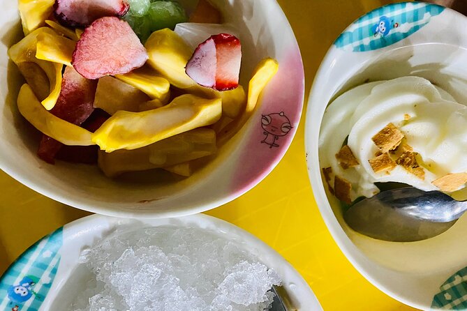 Vegan Street Food & Stories of Hanoi - The stories: language, war history, and how people lived