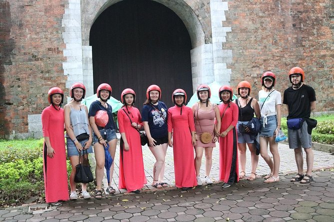 Vespa City Tour &Train Street Female With Ao Dai Riders 4,5 Hours - Hồ Trúc Bạch and the return-to-food phase