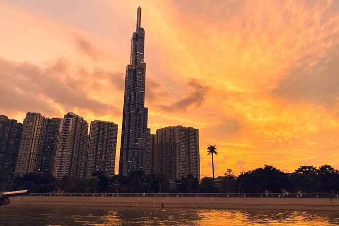 VIP Tour in Saigon: Romantic Sunset Cocktail by SpeedBoat - Weather, clothing, and timing: your small packing checklist