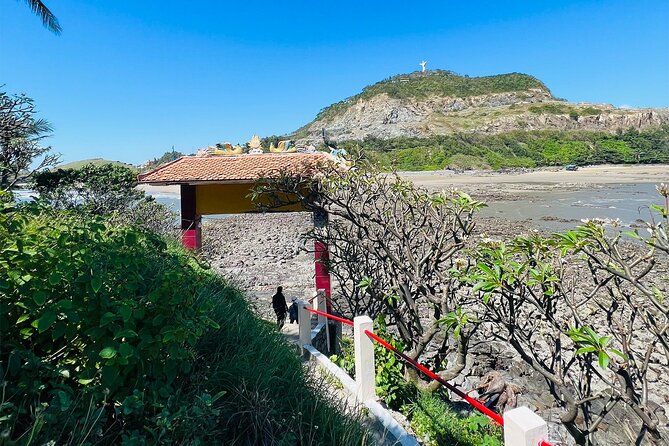 Vung Tau Essential: Beach, Christ Statue & Colonial Heritage - Lunch at a Local Restaurant: The Meal Is Part of the Experience