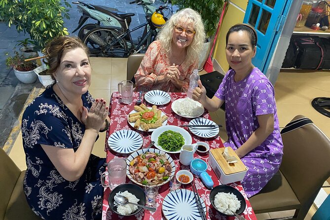 Vy's Kitchen Private BBQ DINNER Experience - The 6:00 PM drive: your first taste of the countryside