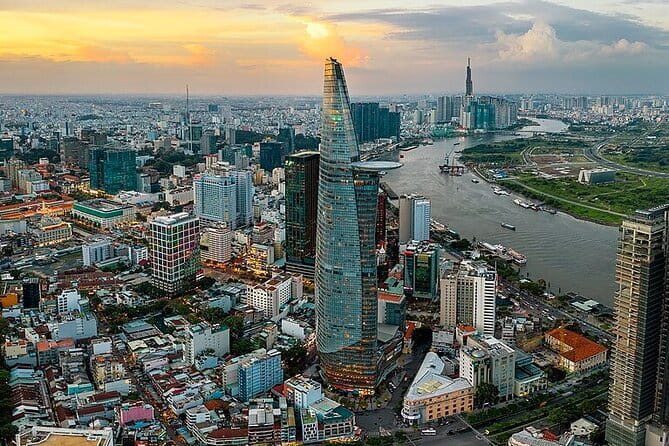 Water Puppet Show And Dinner Cruise On Saigon River Private Tour - Should You Book This Saigon River Night Tour?
