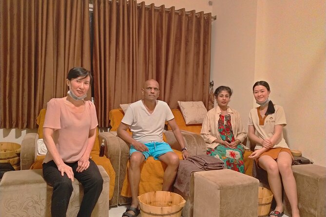Water Puppet Show/ Foot Massage - Dinner Cruise Saigon Night Private Tour - Yuri Spa foot and hand massage: a stress reset before dinner